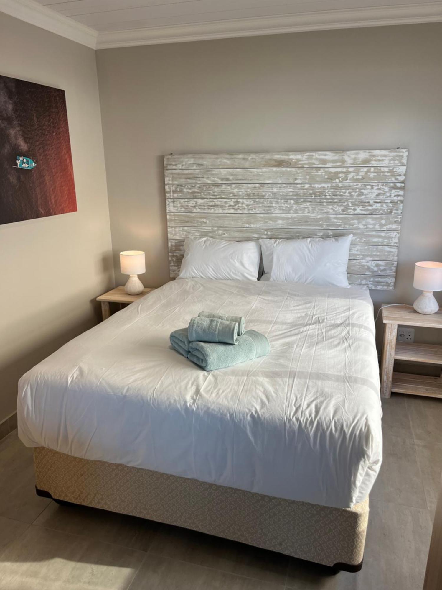 White Sands Self-Catering Units 维德尼斯 外观 照片